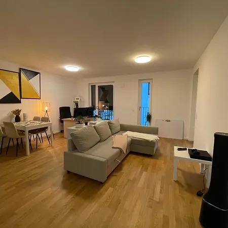 Precious Airport Apartment