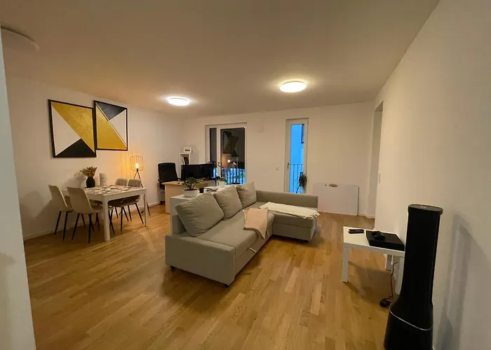 Precious Airport Apartamento